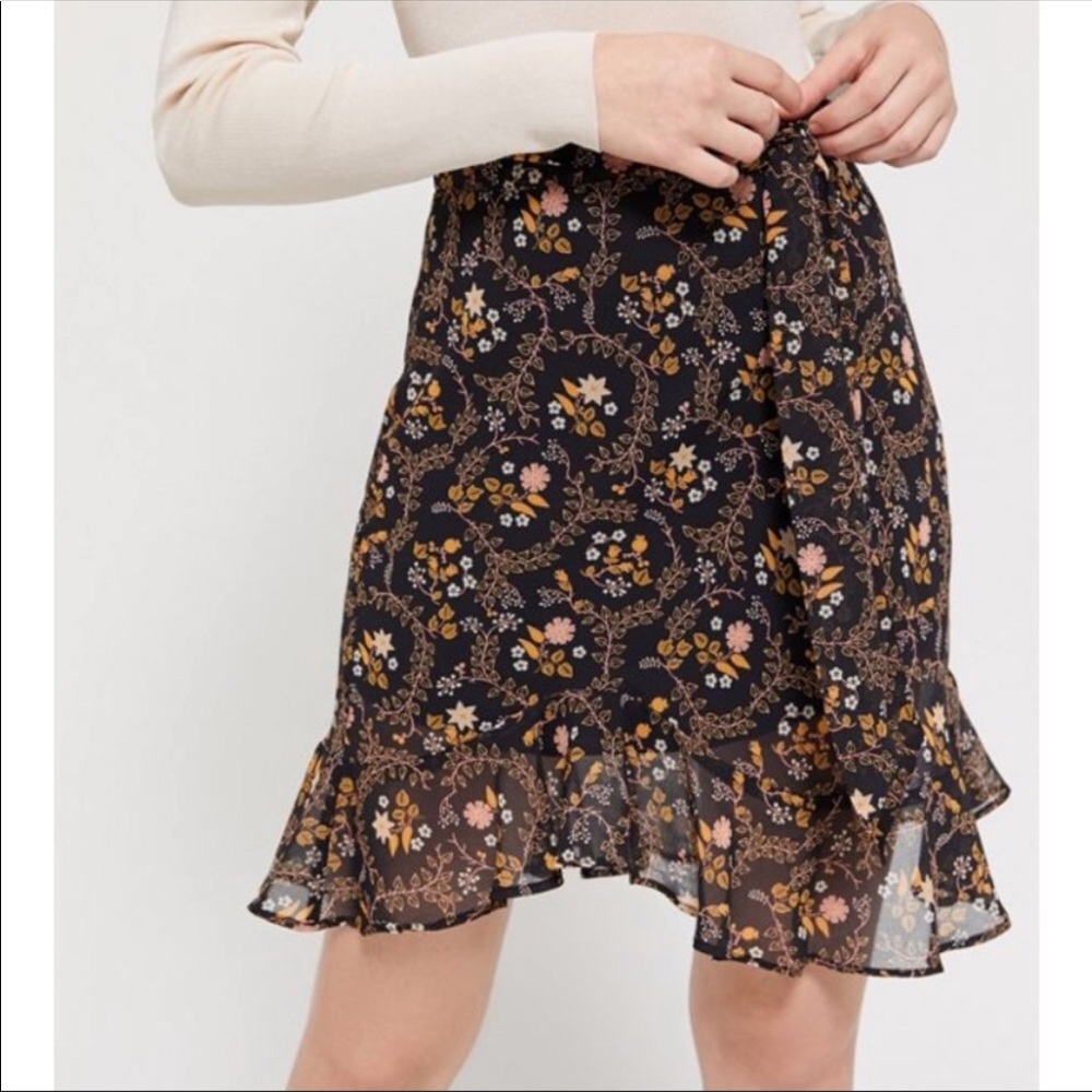 UO Sonia Ruffle Mini Skirt